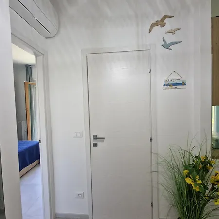 Alis 100 Mt Dal Mare 公寓